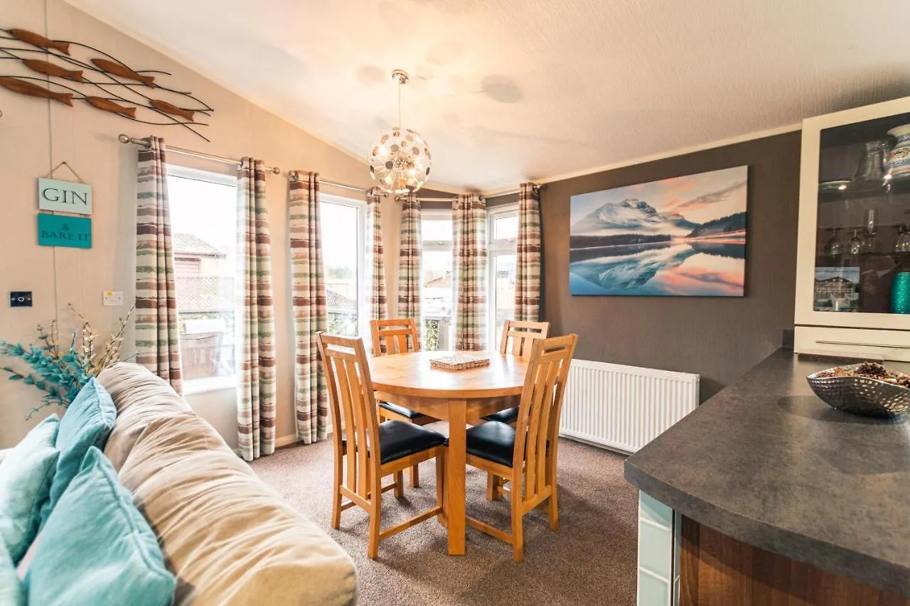 Kingfisher Lodge With Hot Tub Malton United Kingdom