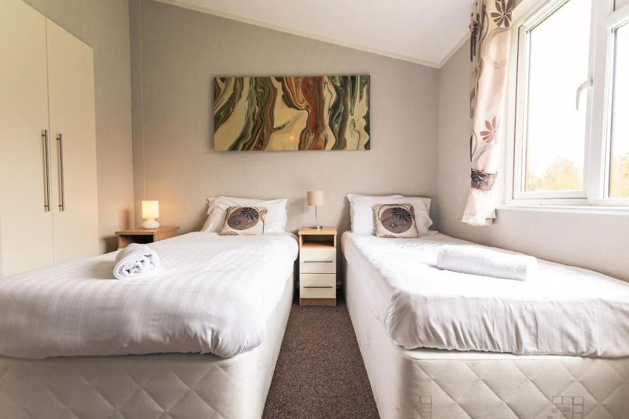 Kingfisher Lodge With Hot Tub Malton United Kingdom