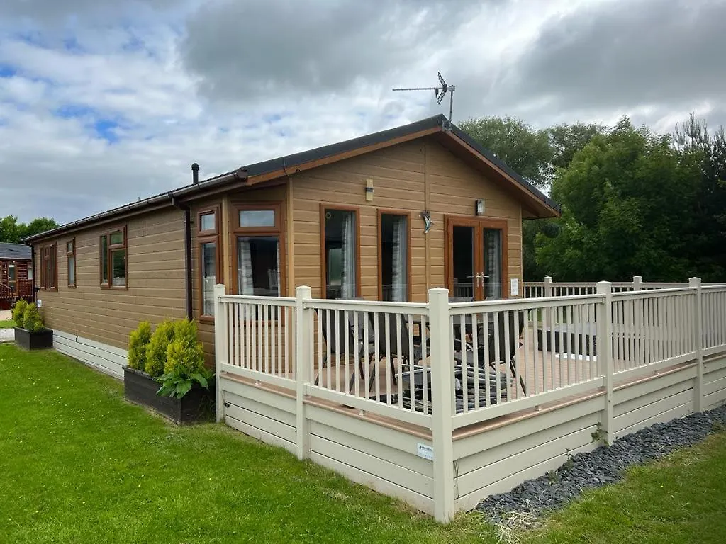 Kingfisher Lodge With Hot Tub 马尔顿